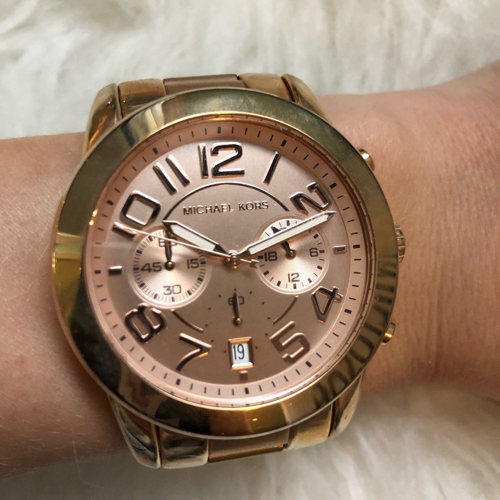 Michael Kors Watch w/extra links and original box